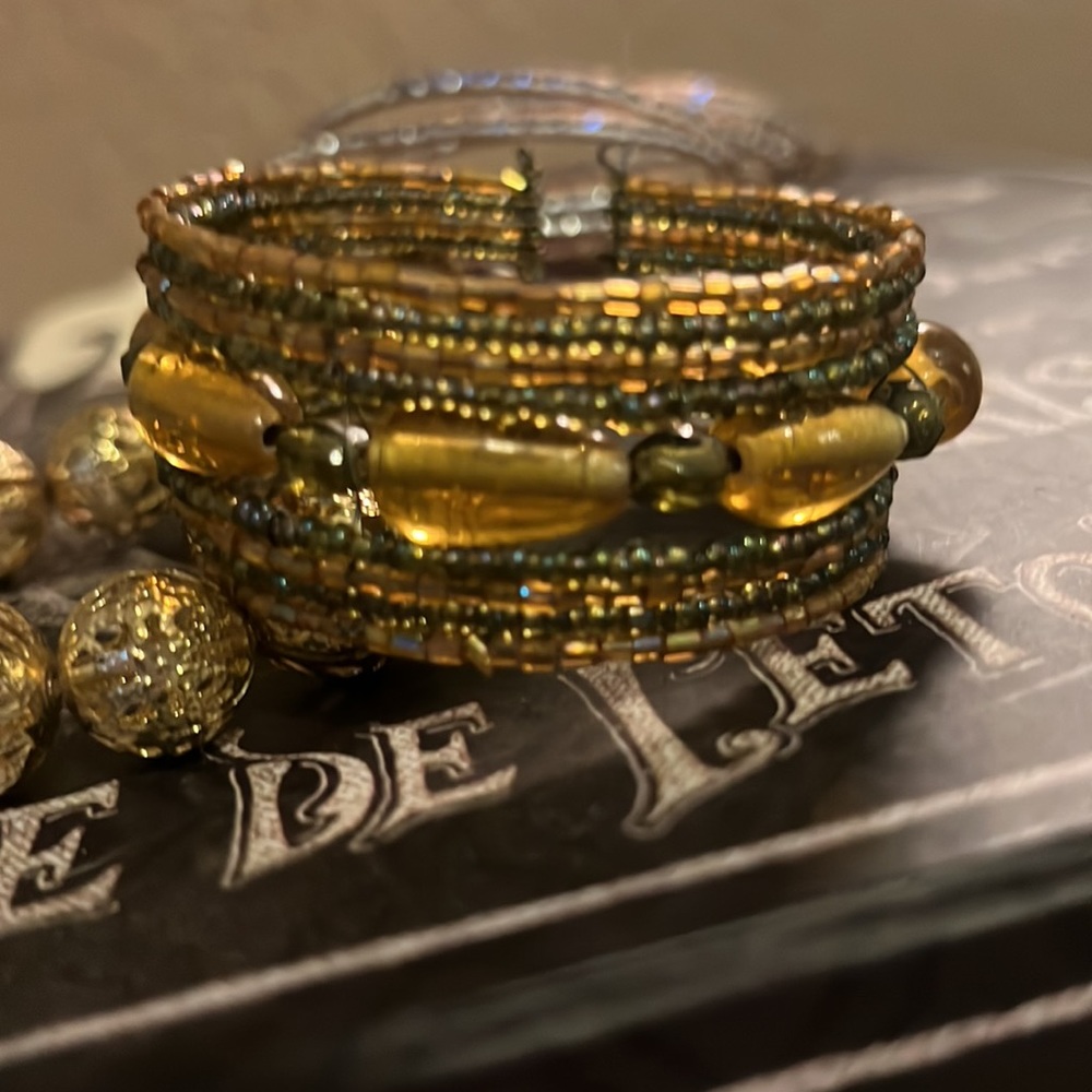 Vintage Bracelets Assorted (all included) - Picture 6 of 11